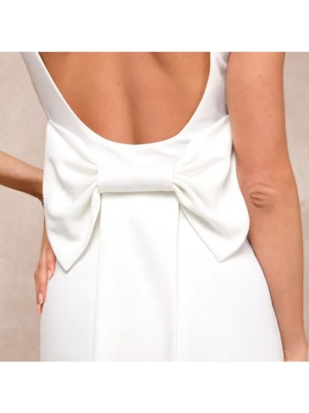 Lulu's Ivory Open-Back Bow-Back Wedding Gown - Picture 8 of 12